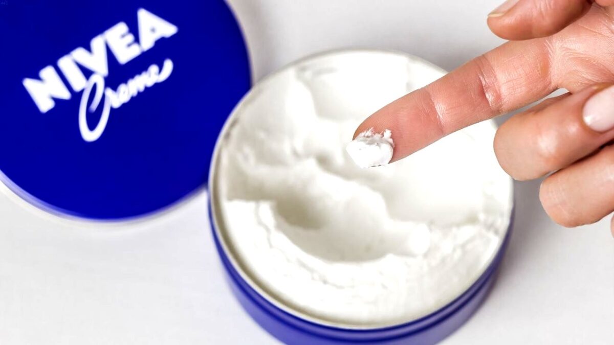 aelbers-media-nivea-ik-ben-dermatoloog-en-heb-de-samenstelling-van-de-blauwe-creme-bestudeerd-dit-is
