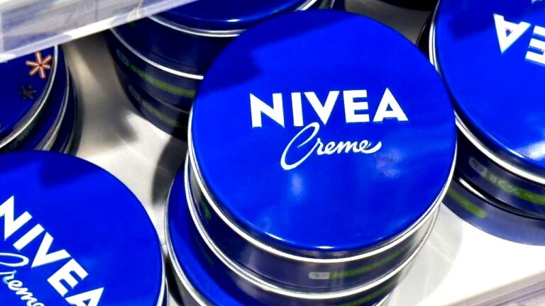 aelbers-media-nivea-publiceert-een-officiele-verontschuldiging-omdat-hun-nieuwe-anti-rimpelcreme-te-