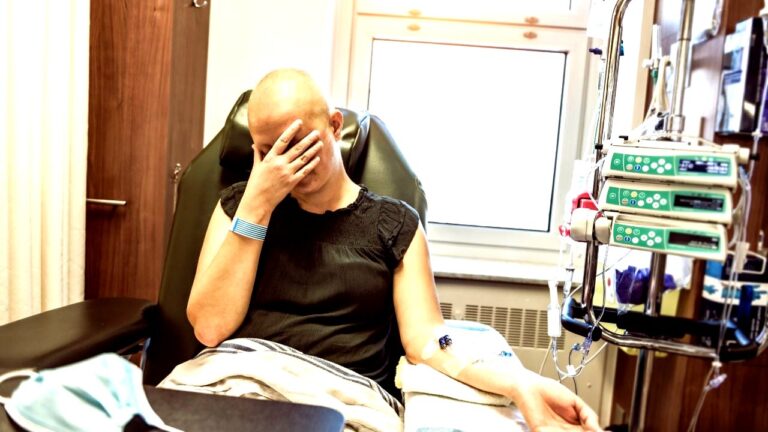 aelbers-media-ze-simuleert-leukemie-en-haalt-meer-dan-80-000-euro-op-via-online-inzamelingen-die-haa